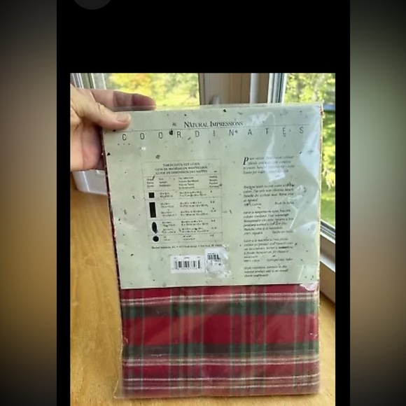Natural Impressions Cotton Tablecloth 52 x 70 Christmas Red Green Plaid Unused - Picture 7 of 8